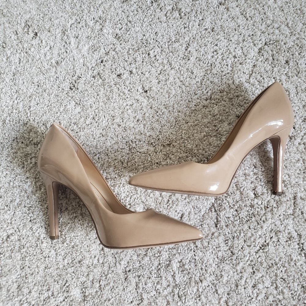JESSICA SIMPSON TAN NUDE FAUX PATENT LEATHER PUMP HEELS